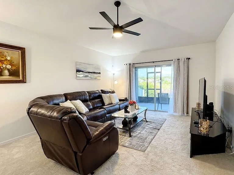 643 Samuel Pl — Photo 13