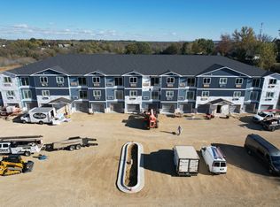 320 Cedar Cross Rd #7, Dubuque, IA 52003