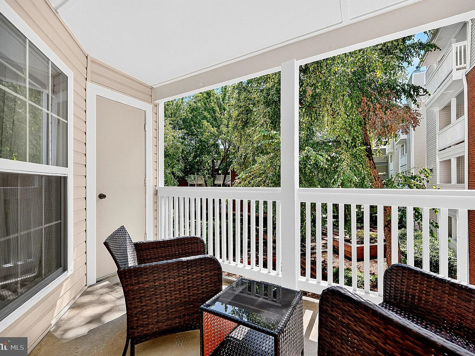 1504 Lincoln Way — Photo 4