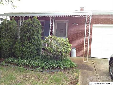 2nd image of 86 Hyannis St