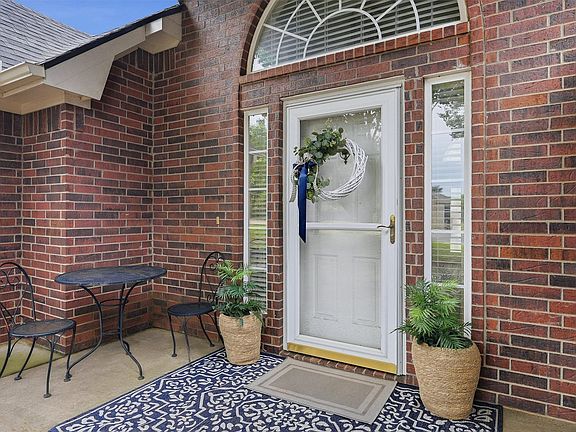 4th image of 2507 Renaissance Cir