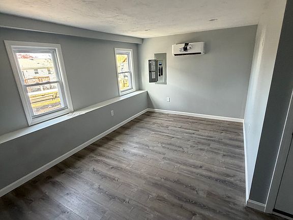 2nd image of 85 Indian Run Rd #1