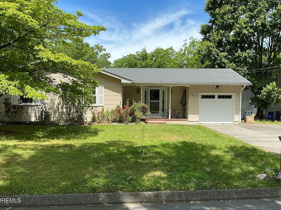 1st image of 2249 Emerald Park Drive