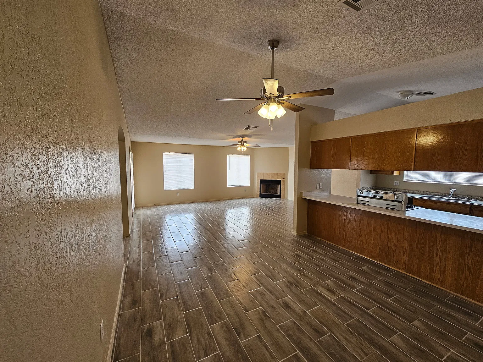 4 bed, 1933 sqft, $1,750 — Photo 3