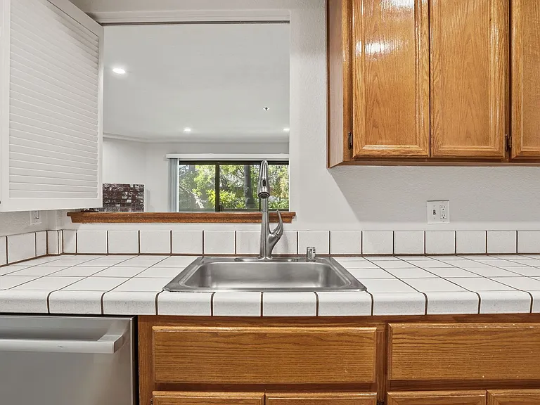 496 W Charleston Rd #103 — Photo 5