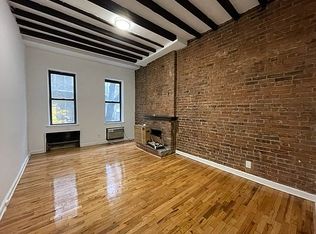 213 E 21st St #2B, New York, NY 10010
