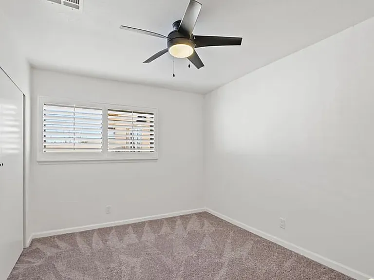 2140 E Hildy Ln — Photo 10