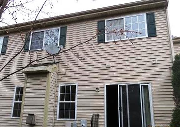 3rd image of 262 Southwicke Dr #2B