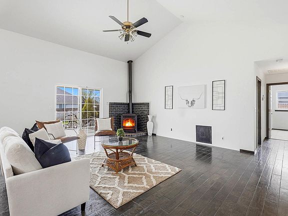 5th image of 1706 Sequoia Ave