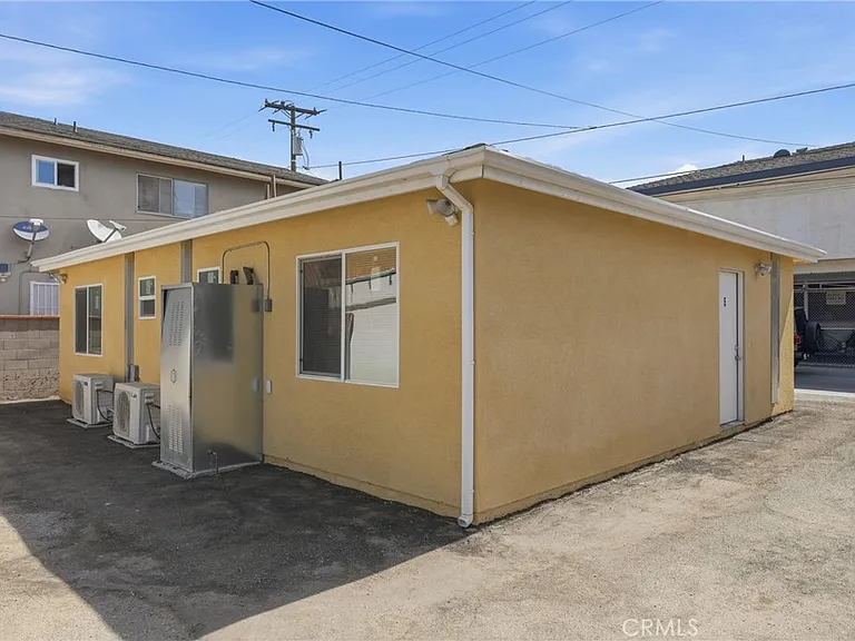 702 Walnut St #5 — Photo 10