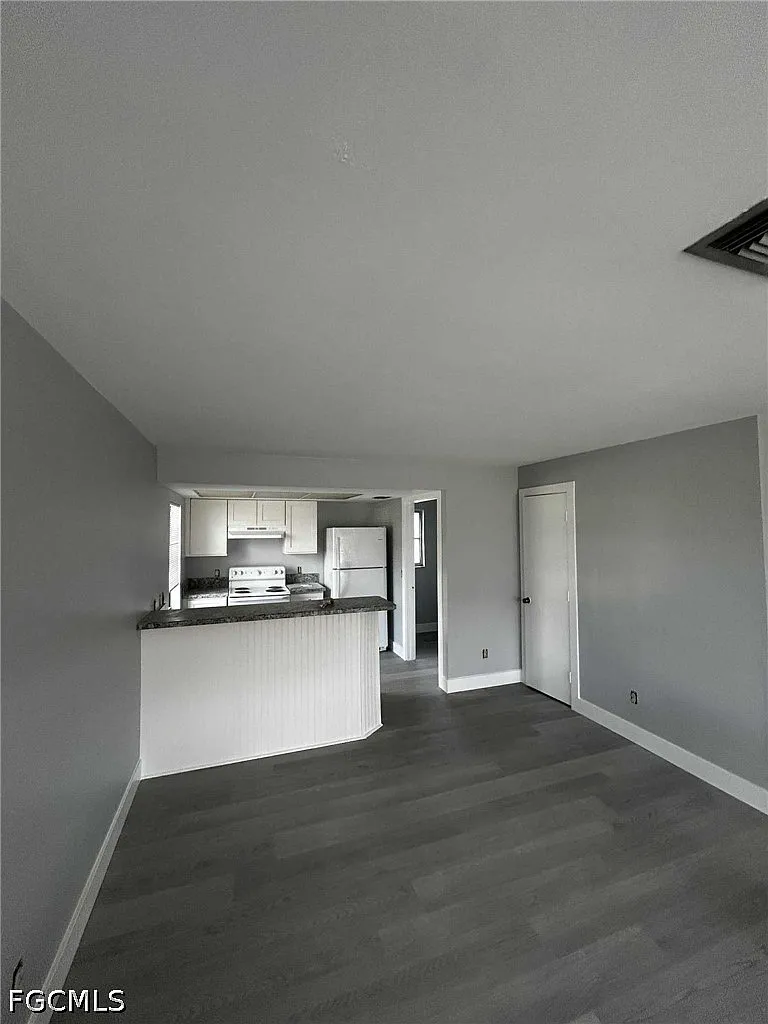2 bed, 2.0 bath, 988 sqft, $1,200 — Photo 1