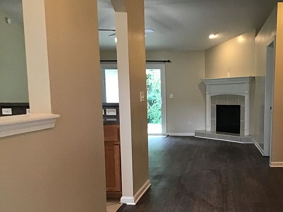 2nd image of 2469 Royal Pointe Dr