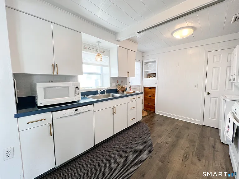 54 Milesfield Ave — Photo 9