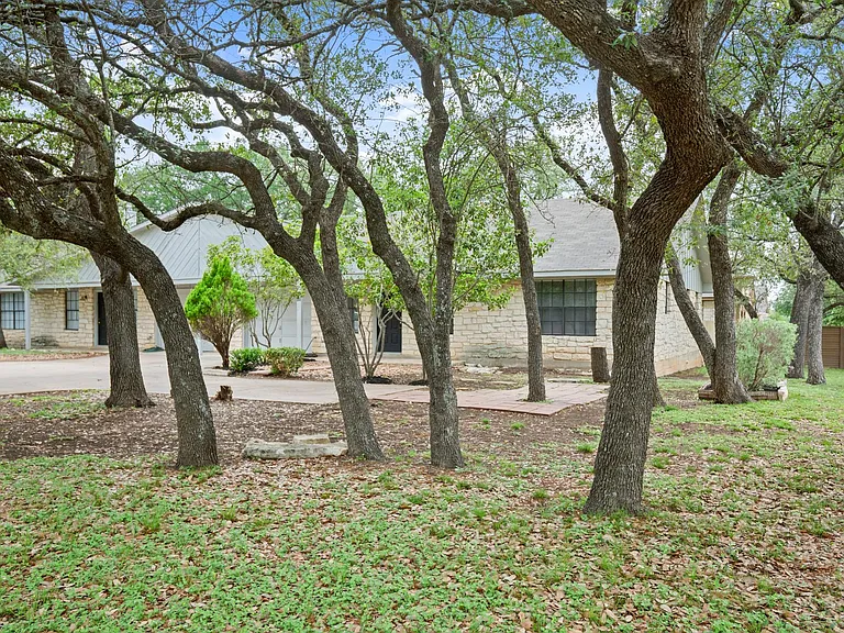 3801 Foust Trl #B — Photo 27