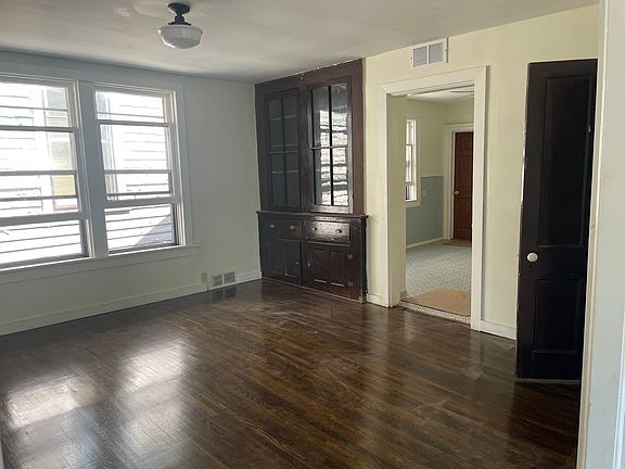 2nd image of 321 Pennsylvania St #Uf