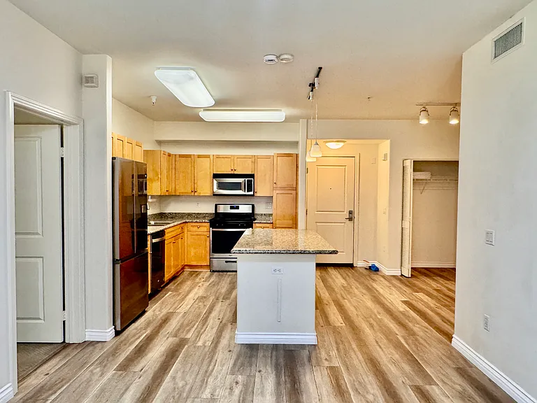 100 S Alameda St #261 — Photo 6