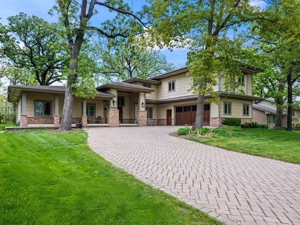 23W212 Blackcherry Ln, Glen Ellyn, IL 60137