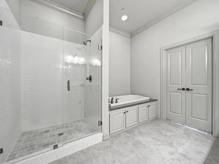1333 E 41st Pl — Photo 20