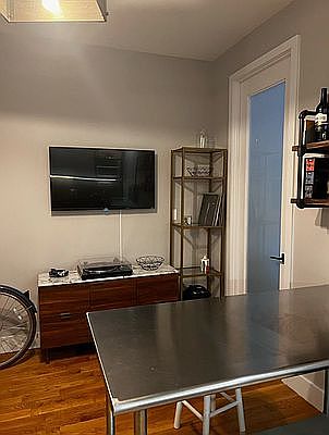 4th image of 228 New York Ave #1A