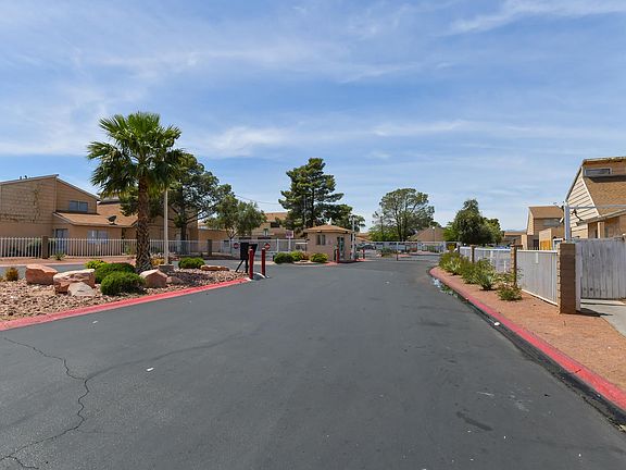 4th image of 5228 Greene Ln