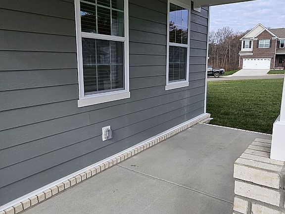 4th image of 1068 Ross Farms Blvd