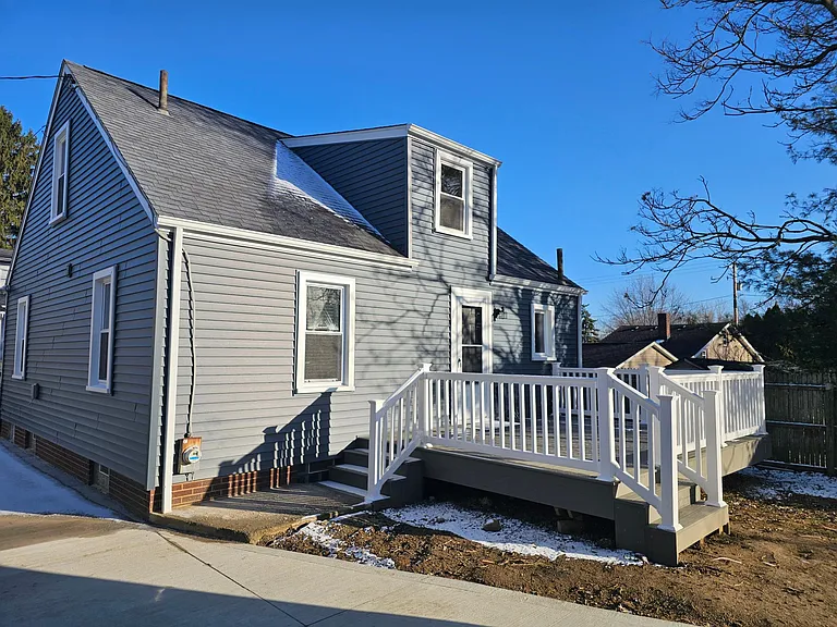 1215 Homedale Ave NW — Photo 3