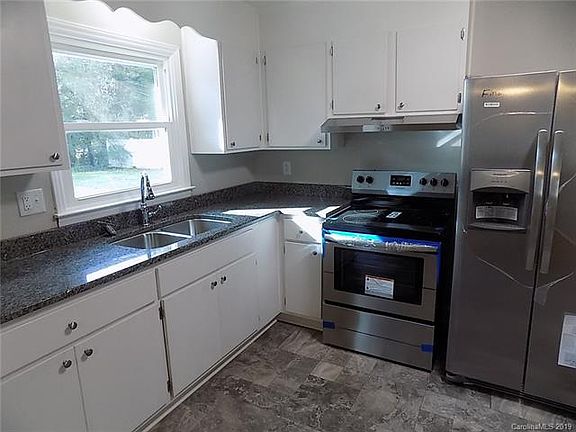 3rd image of 4204 Dawnwood Dr