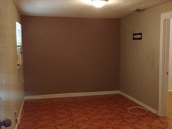 5th image of 647 1/2 5th Ave N