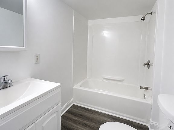 4th image of 190 Hill St #2