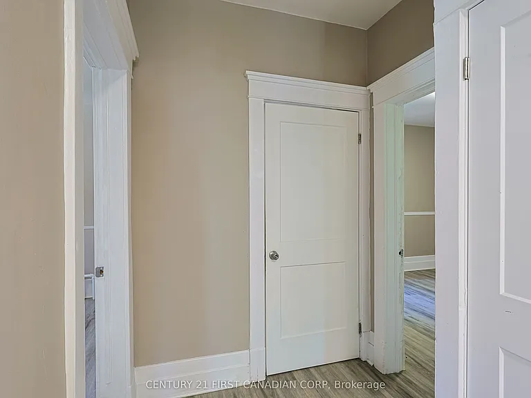444 Dorinda St #MAIN FLOOR — Photo 18