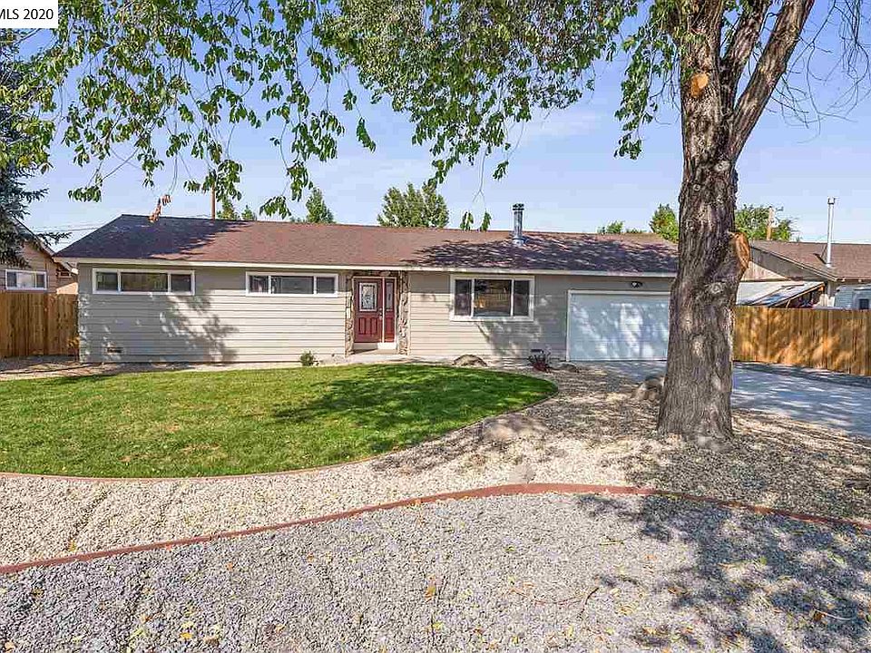 1st image of 704-425 Bangham Ln