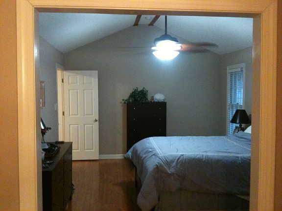 5th image of 213 Hunters Creek Dr