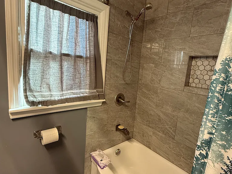 4026 Crawford Ave — Photo 3