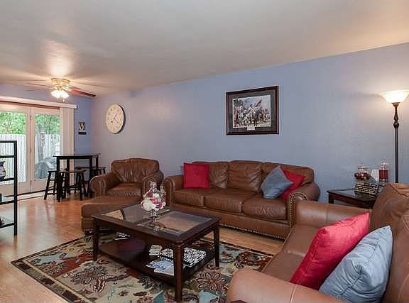 5th image of 1058 Evergreen St