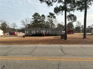 5837 Parkton Rd, Hope Mills, NC 28348