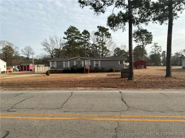 5837 Parkton Rd, Hope Mills, NC 28348