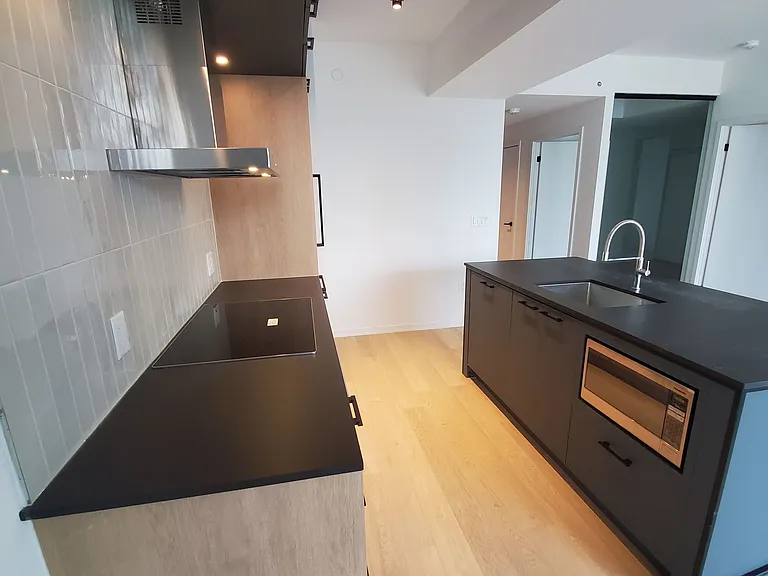 41 Dovercourt Rd #710 — Photo 8
