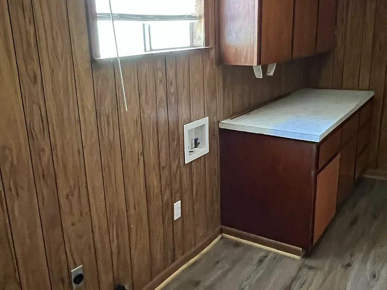1019 Clay St — Photo 3