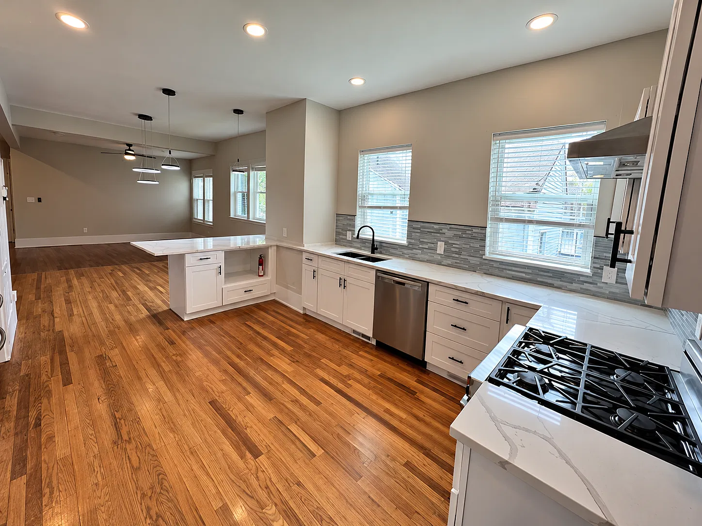 4 bed, 2475 sqft, $2,750 — Photo 4