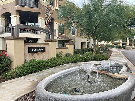 Corriente street entrance
