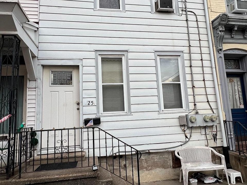 1st image of 25 S 4th St