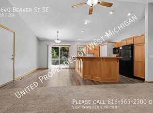 8640 Beaver St SE, Alto, MI 49302