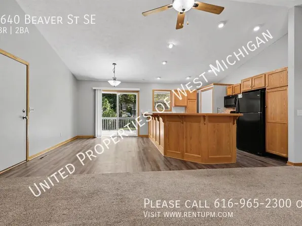 8640 Beaver St SE, Alto, MI 49302