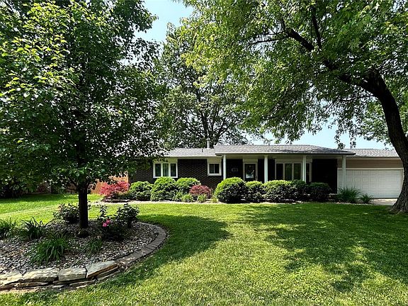3rd image of 714 W Airwood Dr