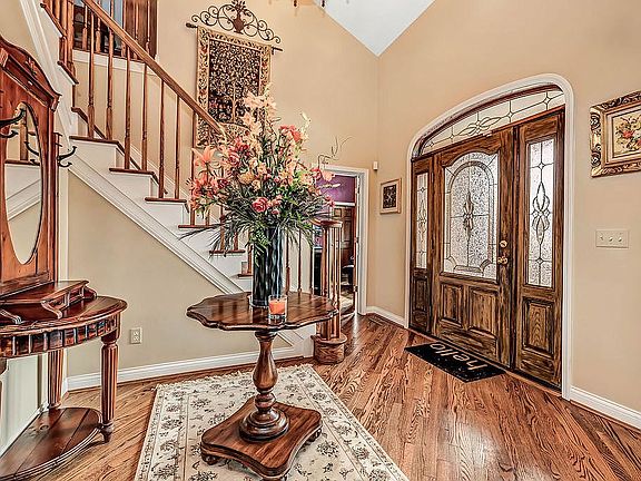 5th image of 15 Saint Edmunds Place Dr