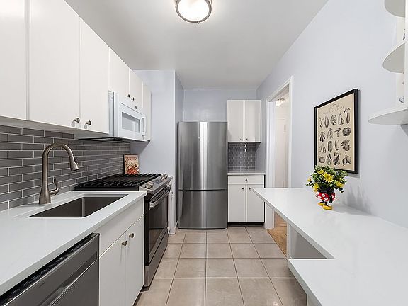 3rd image of 140 W End Ave APT 26J