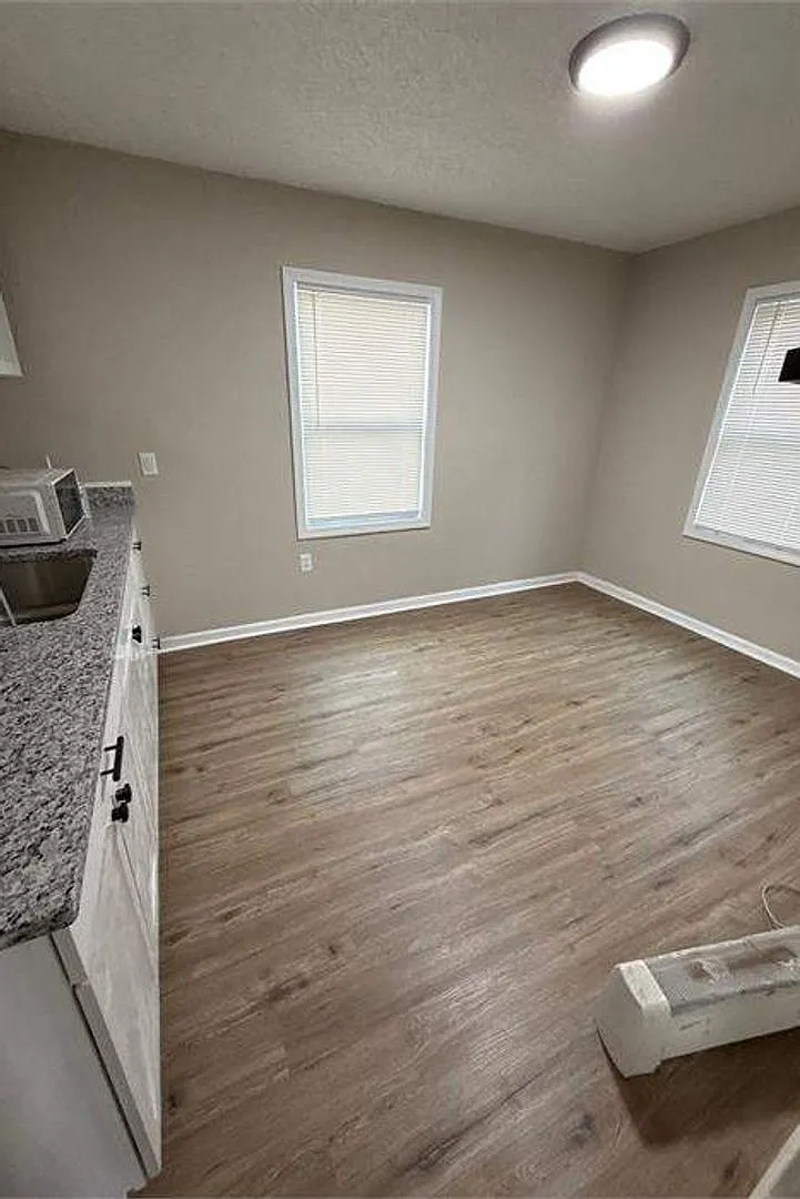 Coming Soon Beautifully Updated Home *Coming Soon (Move-in ready by 8/14 or Sooner)*! — Photo 3