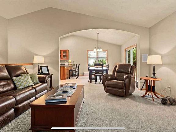 3rd image of 2346 Deer Prairie Dr