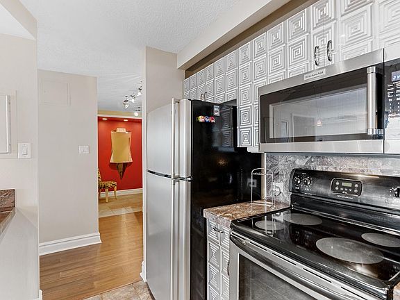 4th image of 1020 15th St APT 14