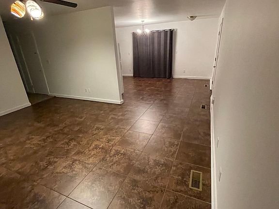 2nd image of 447 Glenrose St